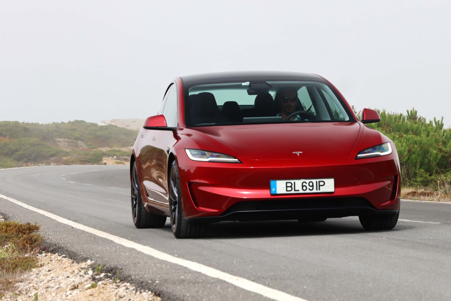 Tesla Model 3 Performance: Lobo em pele de cordeiro