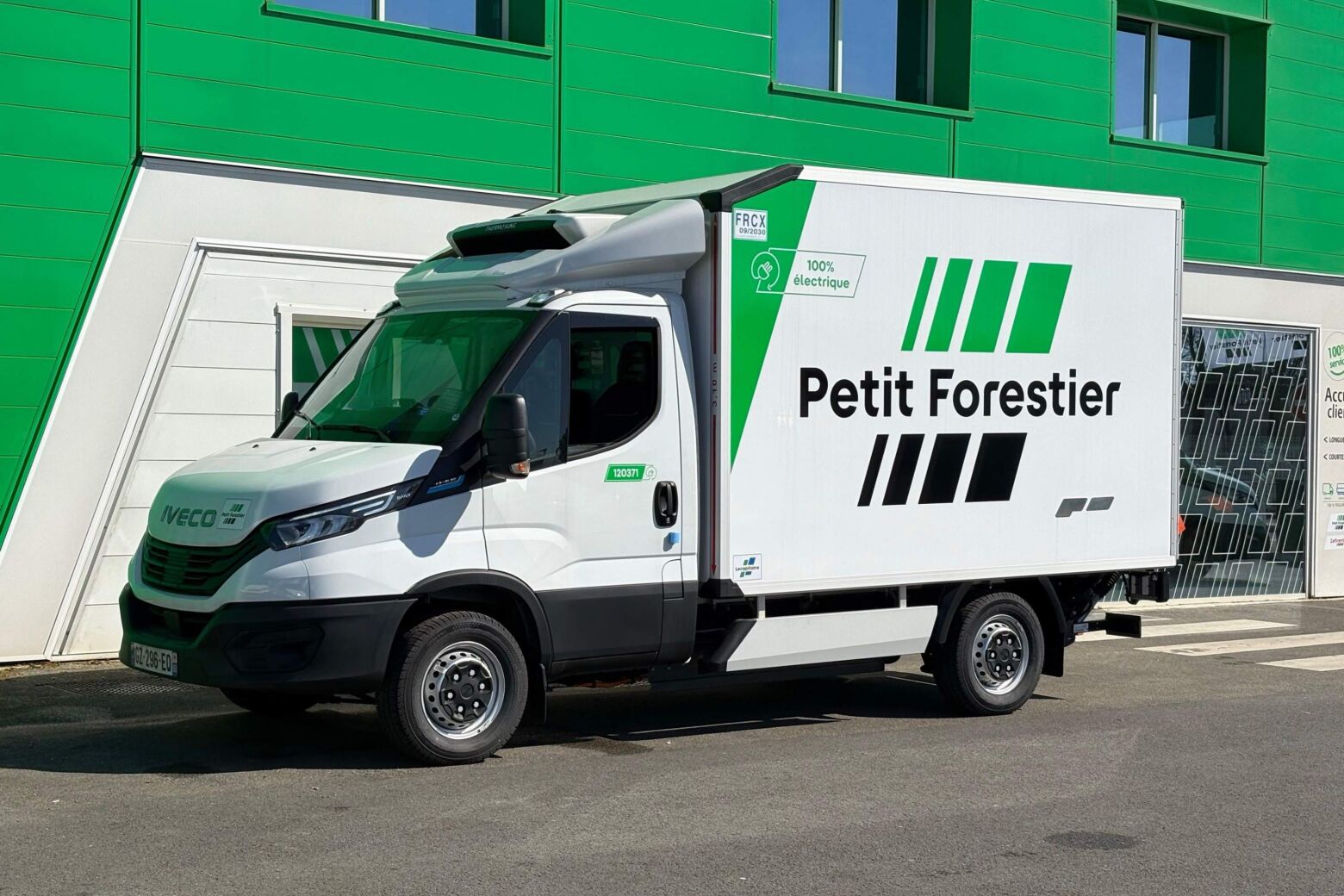 Iveco forneceu primeiros 300 eDaily &agrave; Petit Forestier