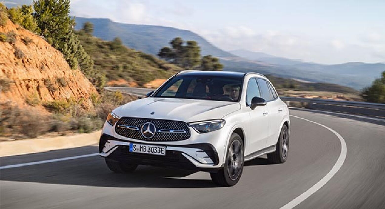 Novo Mercedes-Benz GLC recebe motorizações híbridas plug-in