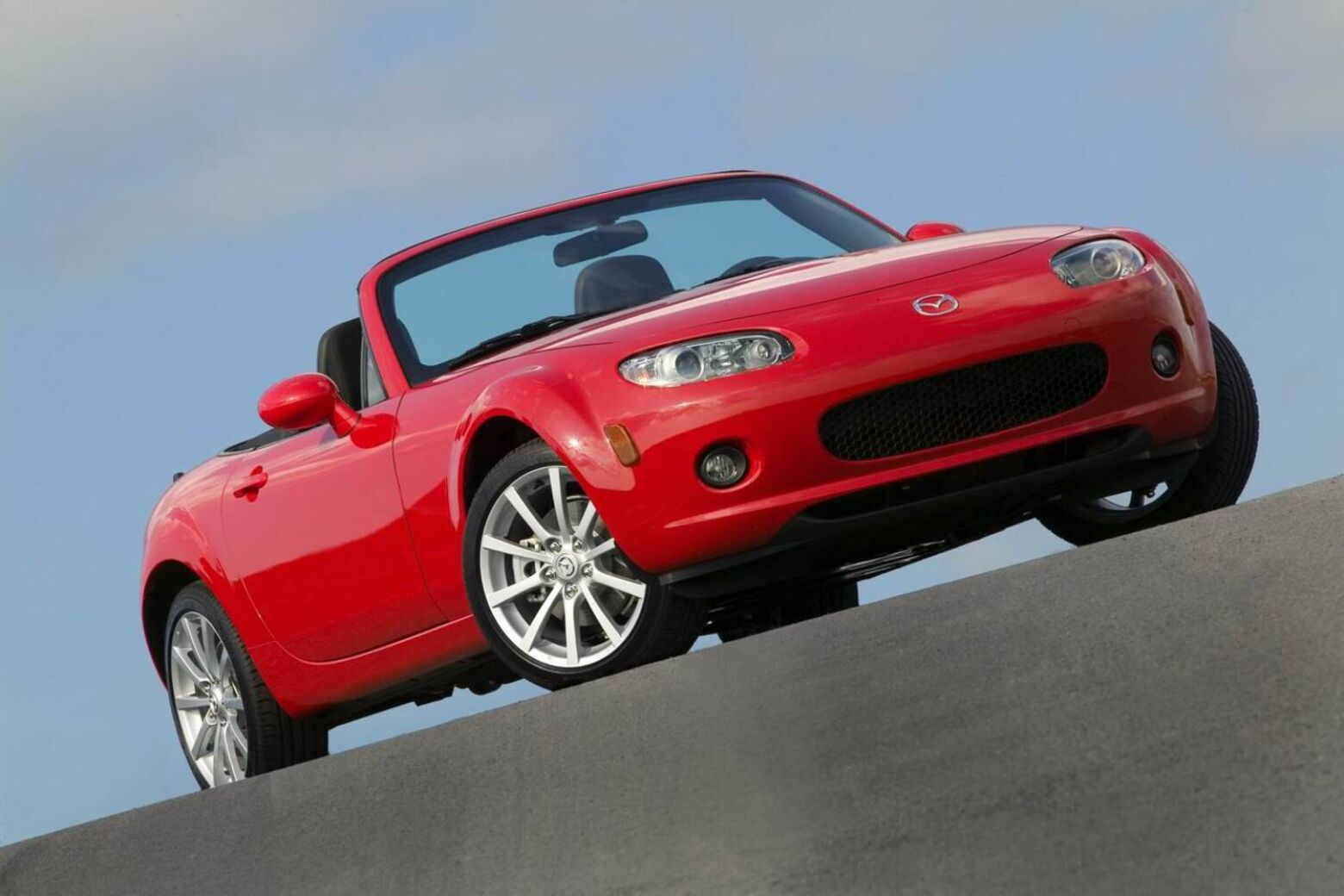 Mazda desenvolveu secretamente um MX-5 com motor V6 há 20 anos
