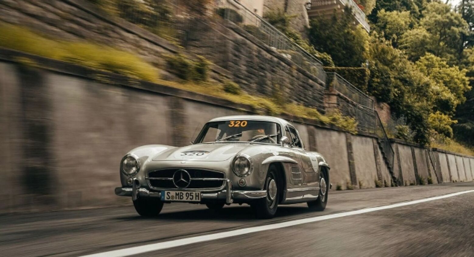 A Mercedes "convida". Gostava de correr a Mille Miglia?