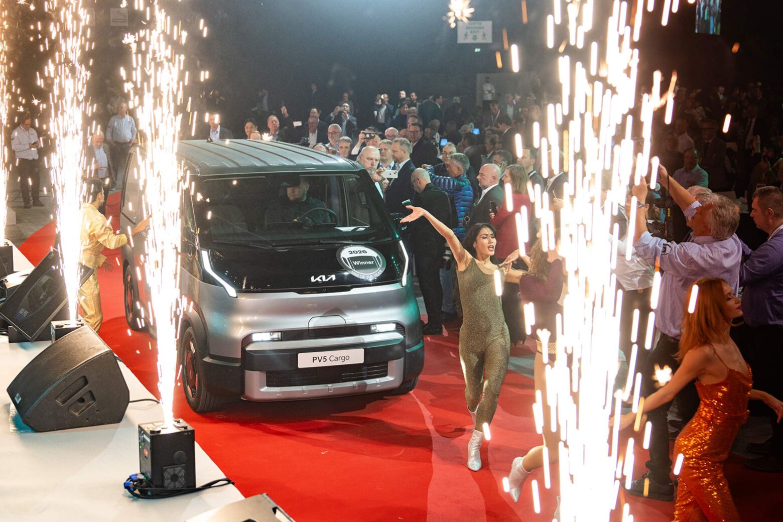 Kia PV5 Cargo ganha t&iacute;tulo de IVOTY 2026