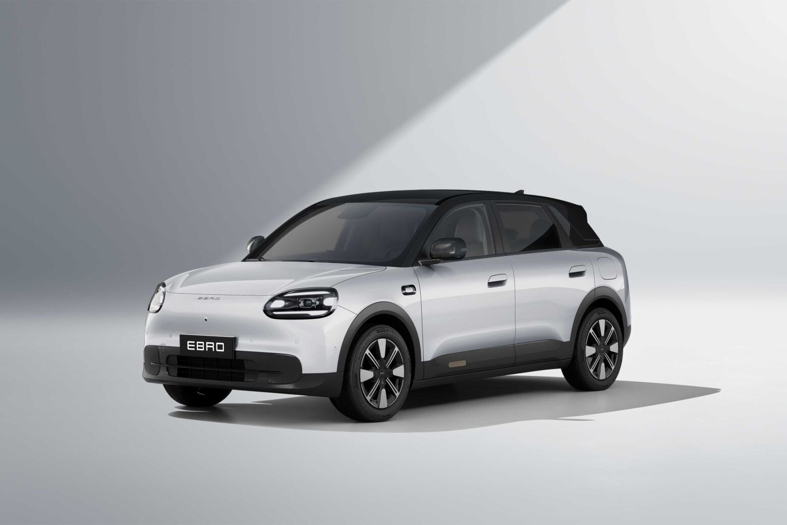 Quinto modelo da espanhola Ebro n&atilde;o &eacute; um SUV