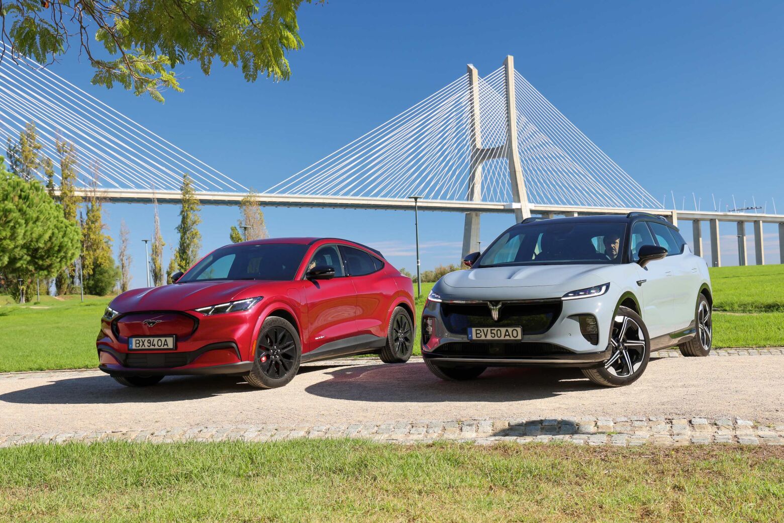 Frente a Frente: Ford Mustang Mach-E RWD vs Voyah Courage