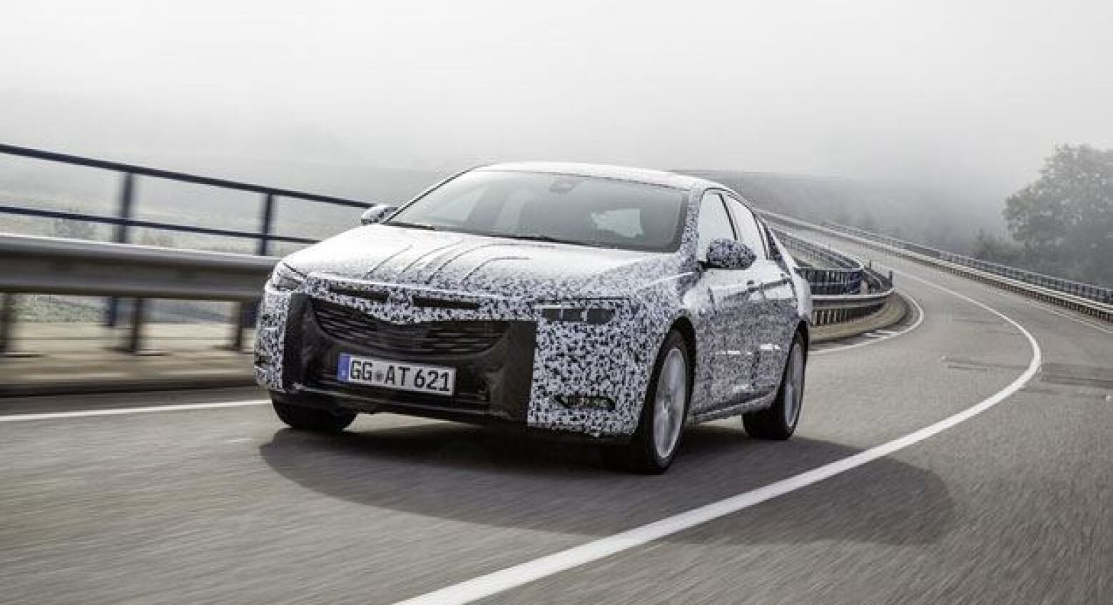 Opel otimiza novo Insignia em Nurburgring