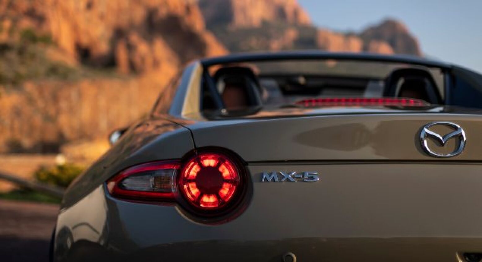 Kizuna e Kazari. Mazda MX-5 já disponível em Portugal com edições especiais