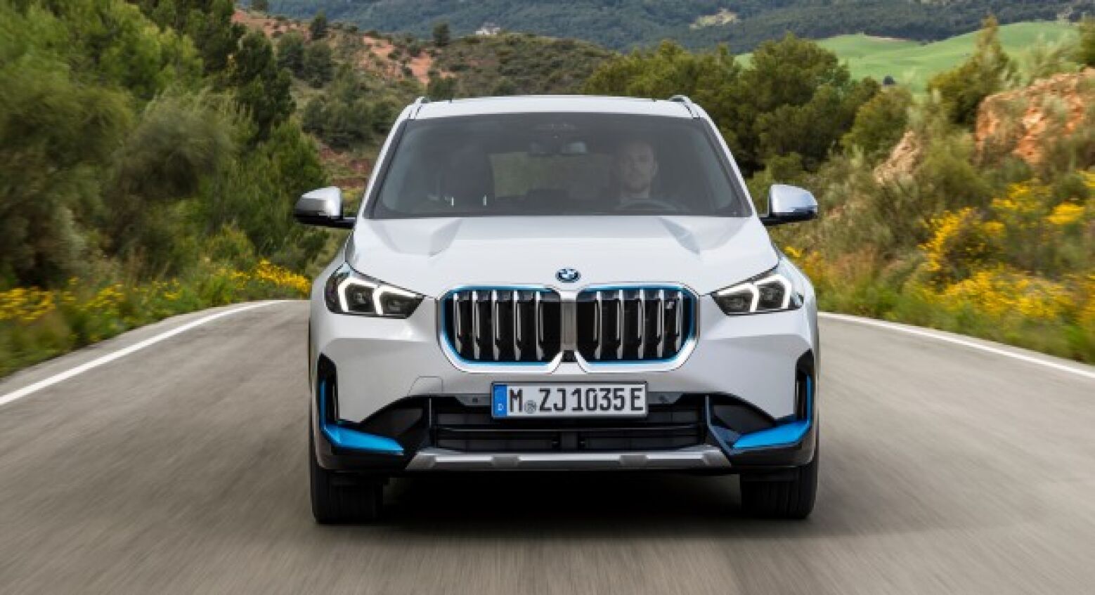 Nova geração X1. BMW iX1 apresentado com 313 cv e 438 km de autonomia