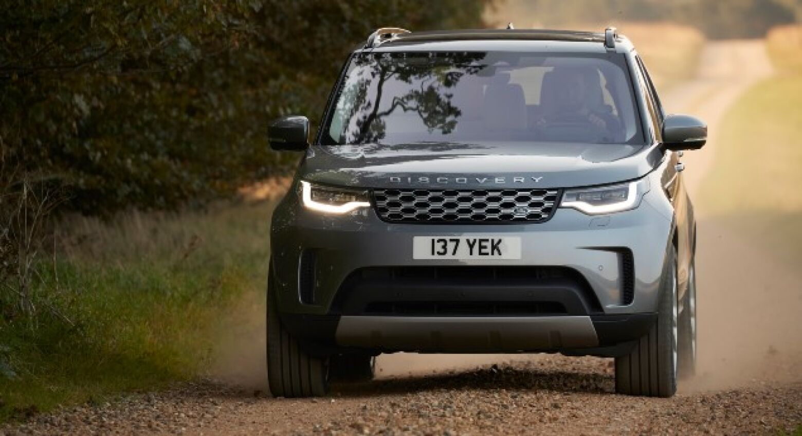 Para se tornar "um verdadeiro familiar". Land Rover vai reinventar o Discovery