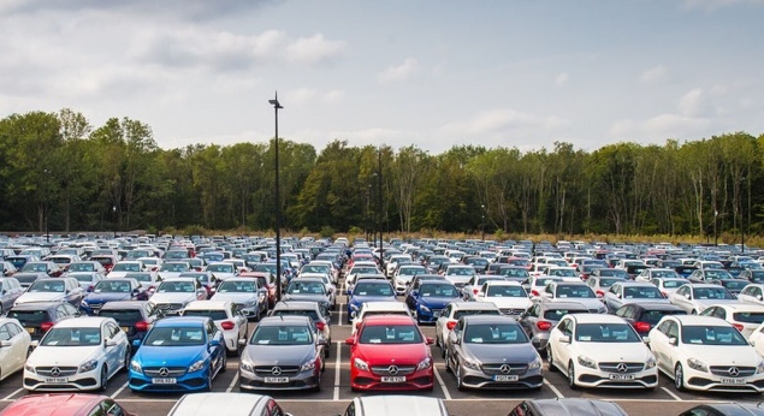 À espera da retoma. Mercado automóvel português mantém-se no vermelho