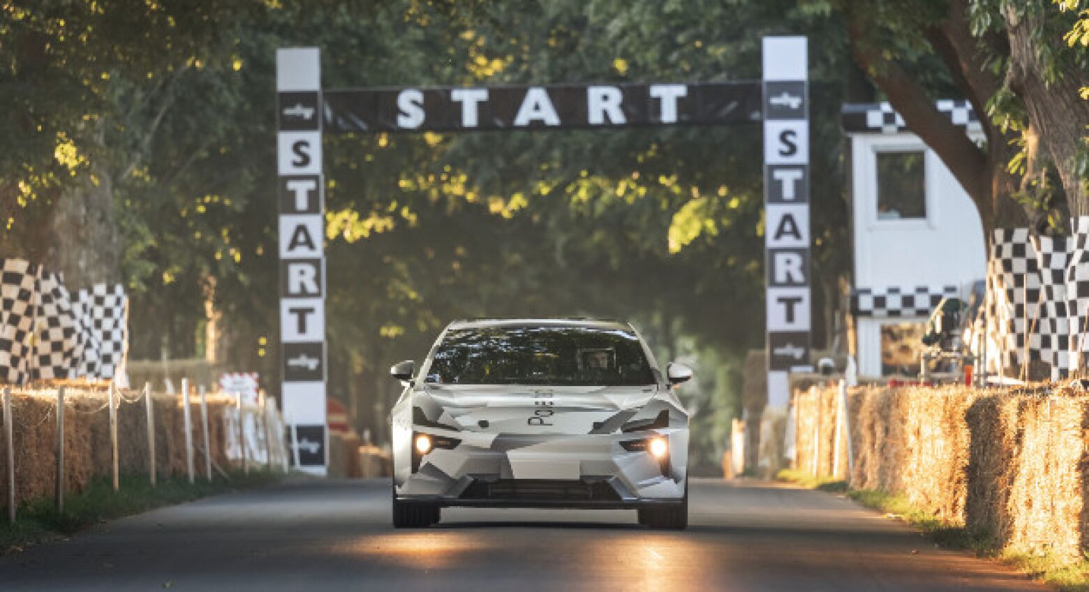 Primeira aparição. Polestar 5 mostra-se em Goodwood com 884 cv de potência