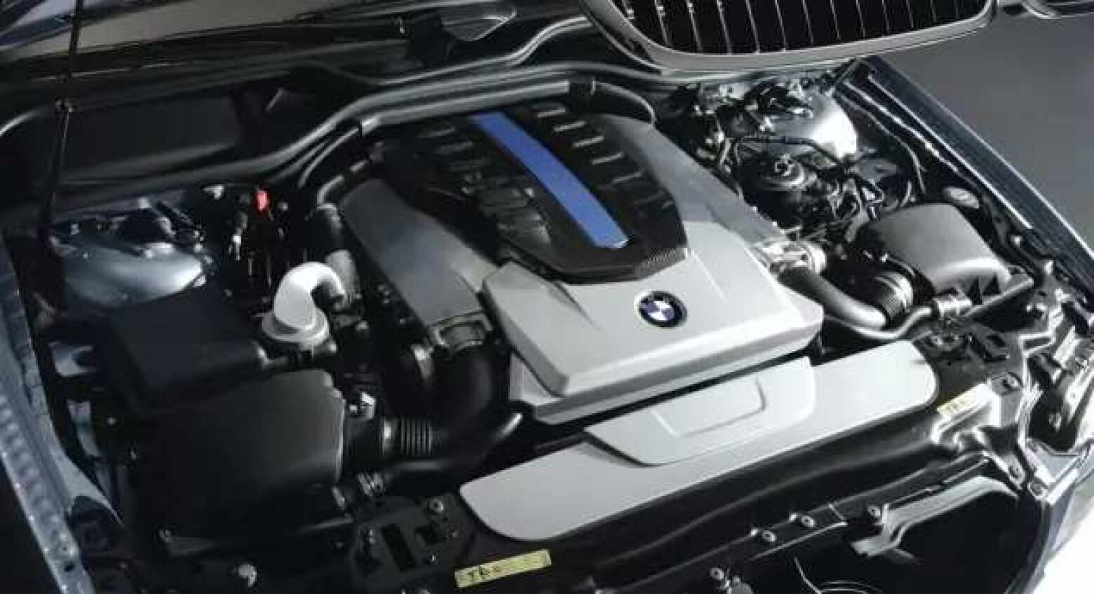 BMW desenvolveu motor que "queima" gasolina e hidrogénio