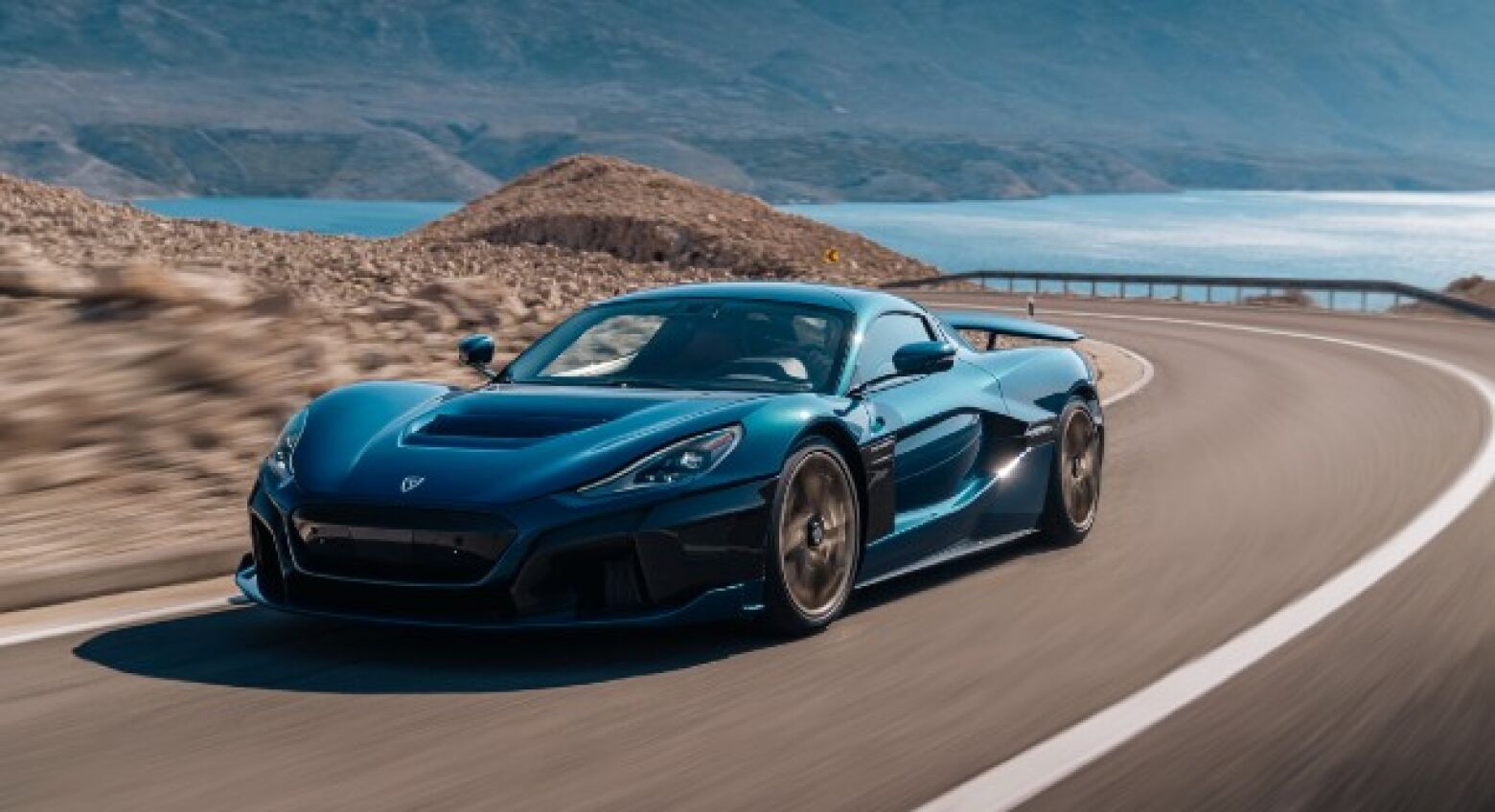 Superou os 415 km/h. Rimac Nevera é o novo EV mais rápido do mundo