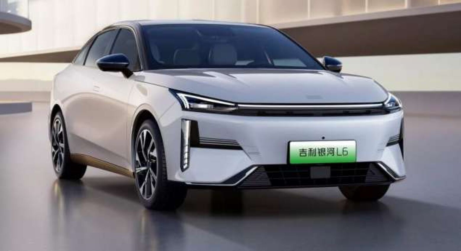 BYD e Geely na corrida por PHEV com autonomia até 2000 km