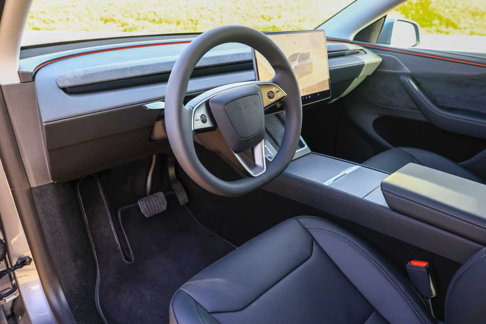 Tesla volta atrás e vende haste de pisca como extra