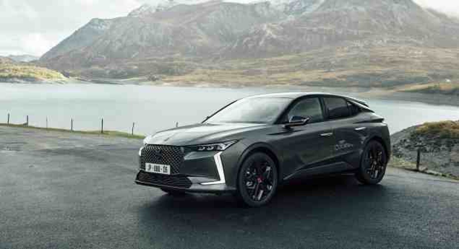 E-Tense 225 com autonomia de 63 km. DS 4 recebe primeira atualização