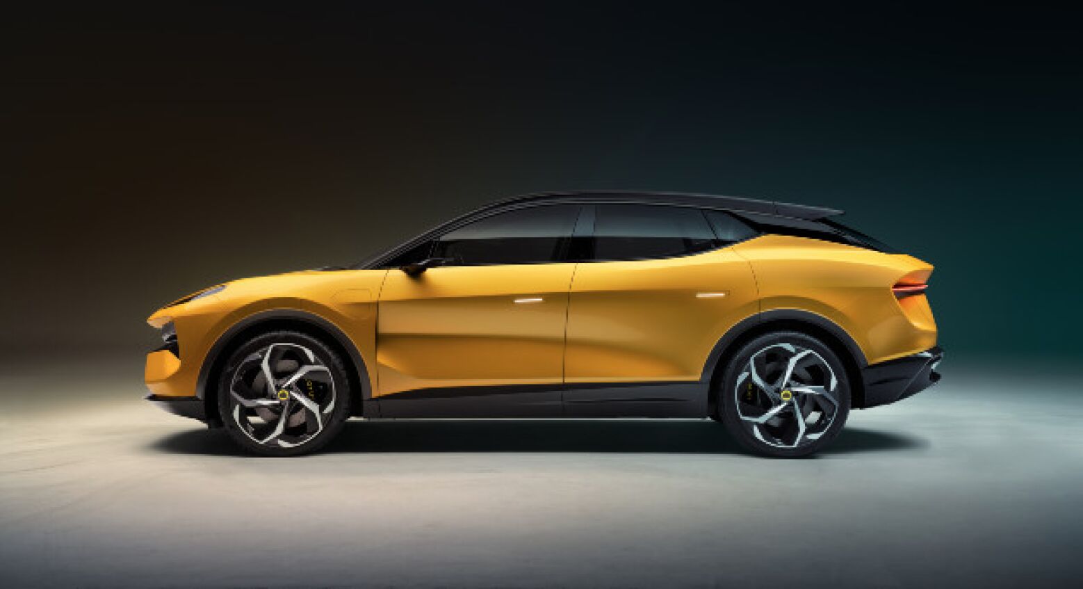 Mais potente e barato! Lotus Eletre quer combater Lamborghini Urus