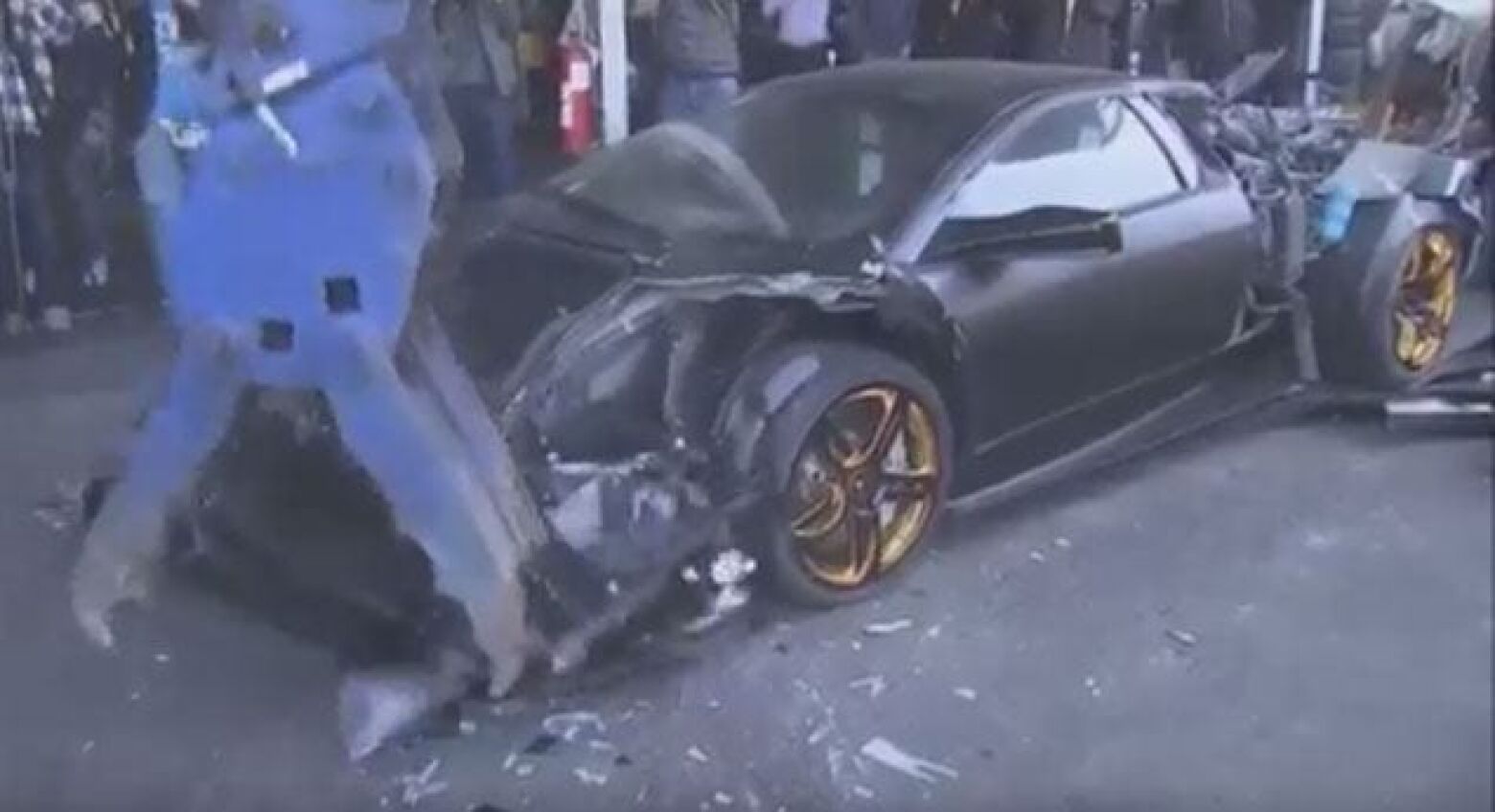 Taiwan destrói Lamborghini ilegal
