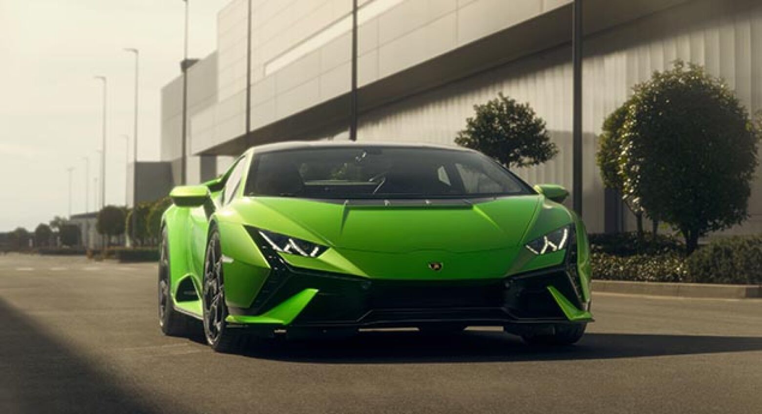 Apesar da eletrificação. Lamborghini garante que carros continuarão a ser "naves espaciais"