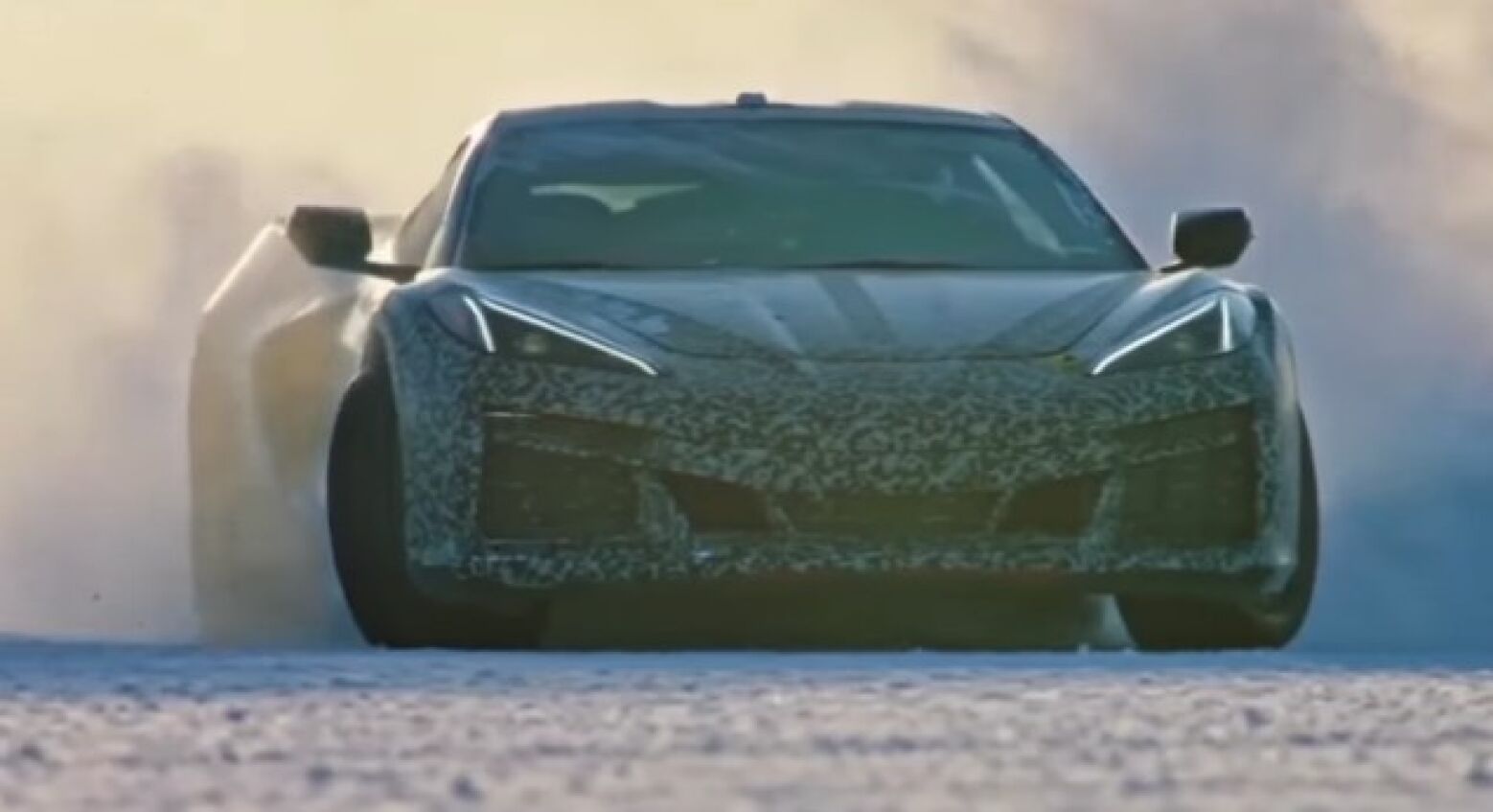 O primeiro eletrificado. Corvette E-Ray exibe-se na neve