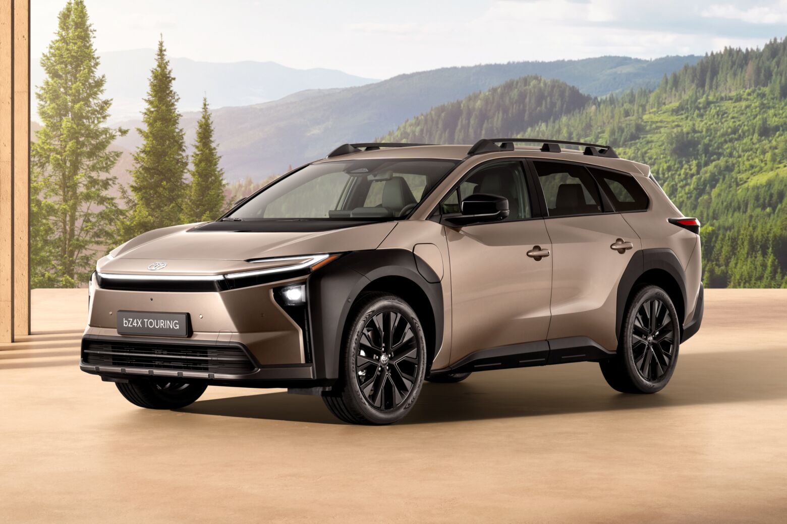 Toyota revela bZ4X Touring com 560 km de autonomia