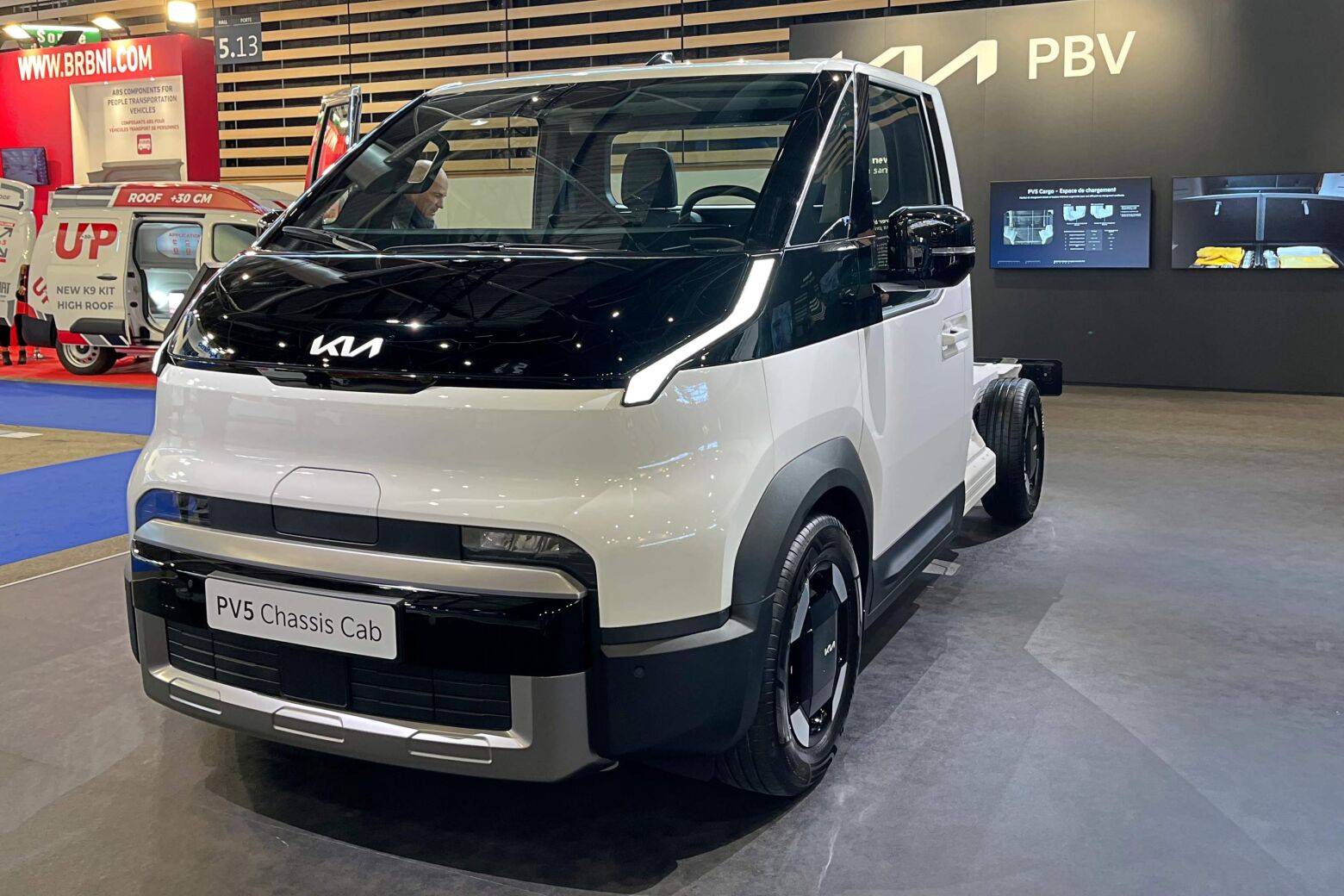 Kia PV5 Chassis Cab apresentado no Solutrans