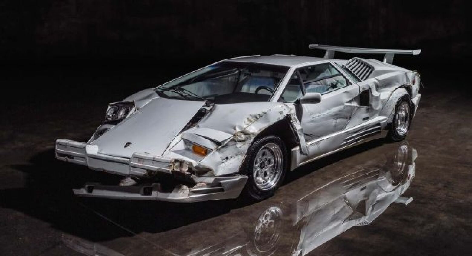 Só não poderá conduzi-lo. Countach de "O Lobo de Wall Street" vai a leilão