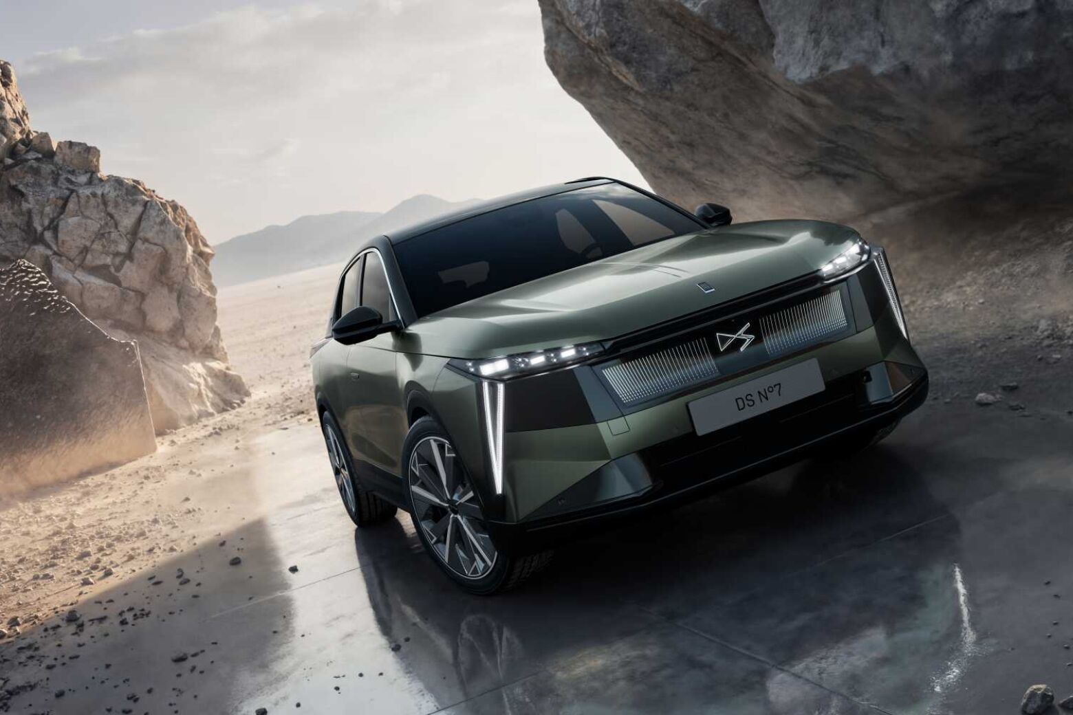 Novo DS Nº7 chega em outubro com 740 km de autonomia elétrica