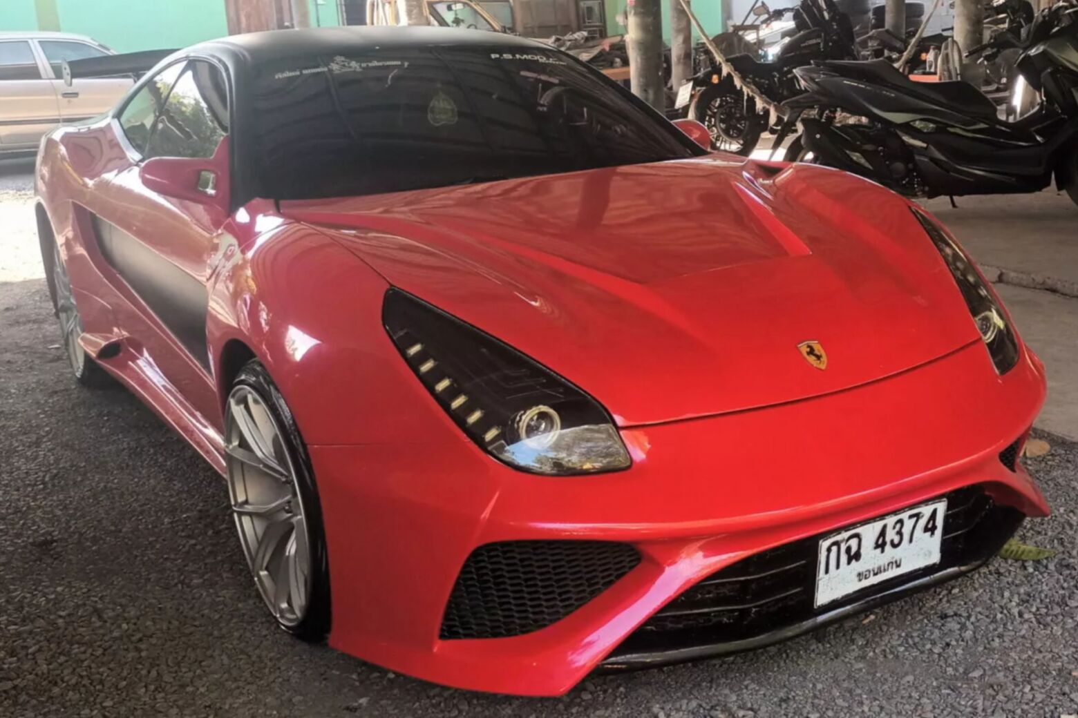 Este Toyota Celica quis ser um Ferrari F12... sem sucesso