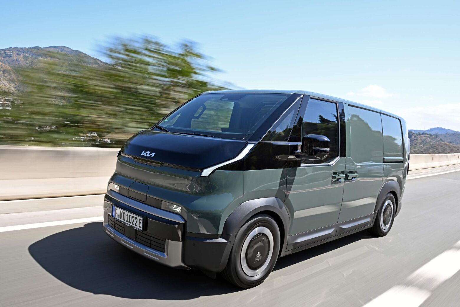 Kia PV5 Cargo lança aviso sério à concorrência