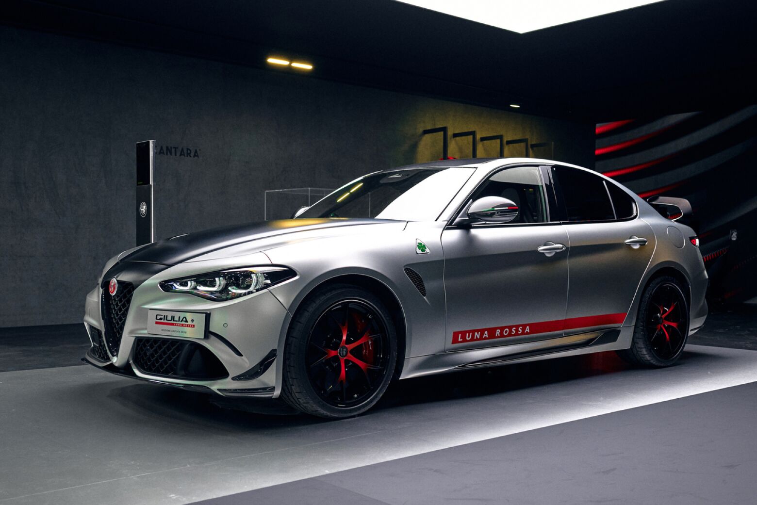 Alfa Romeo revela o Giulia Quadrifoglio mais radical de sempre