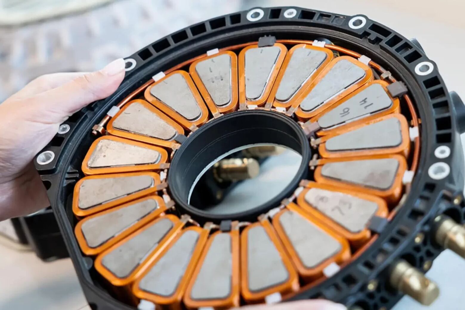 Como funcionam os motores el&eacute;tricos?