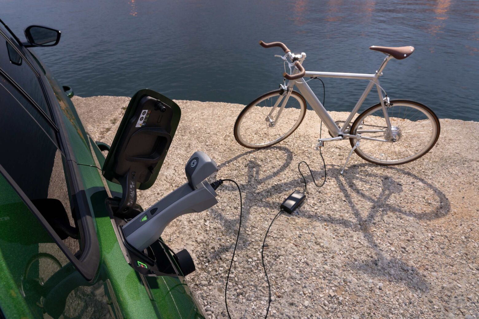 El&eacute;tricos da Opel permitem carregar equipamentos externos