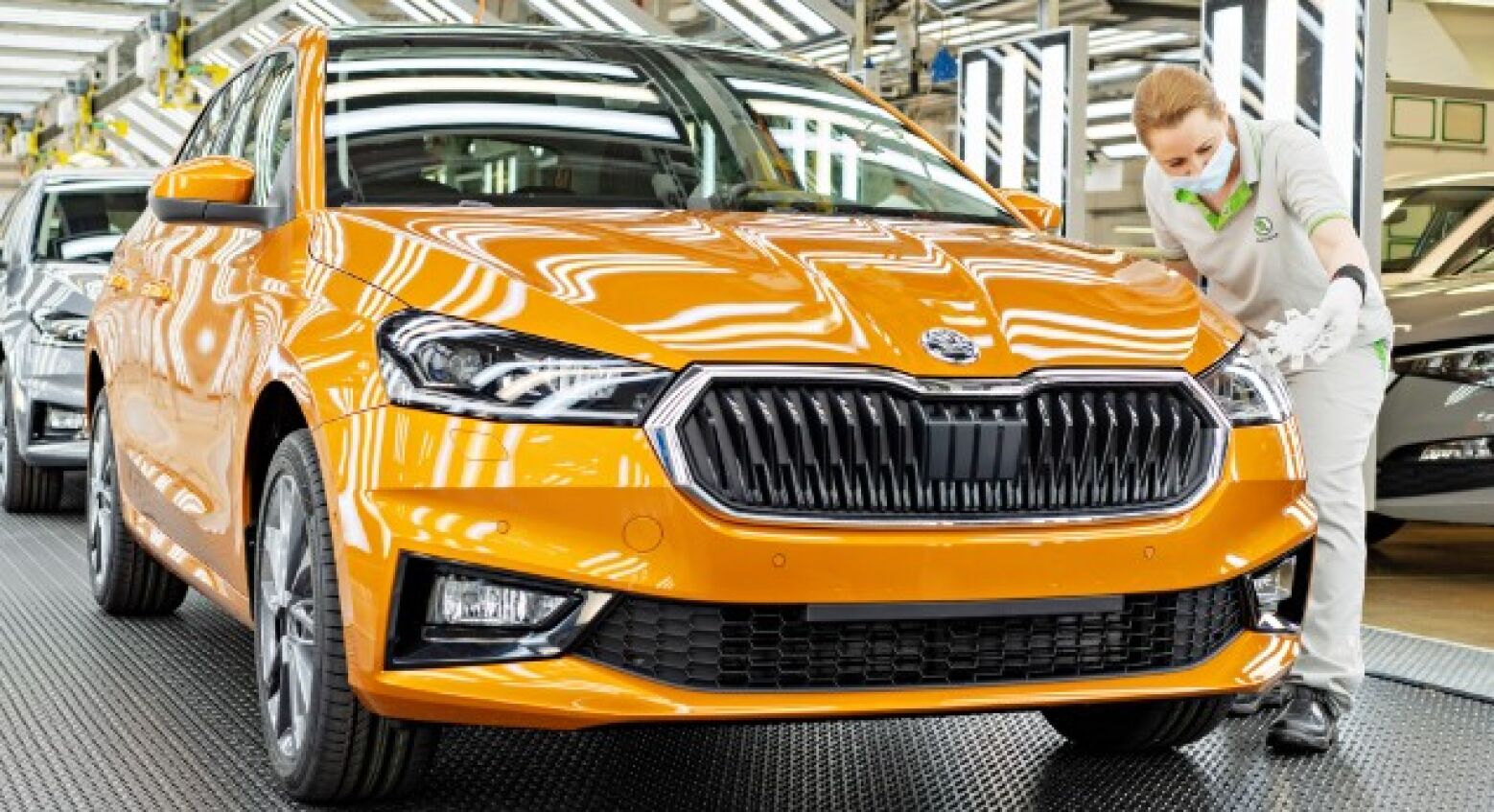 Com a Ucrânia em guerra. Skoda já produz as suas próprias cablagens