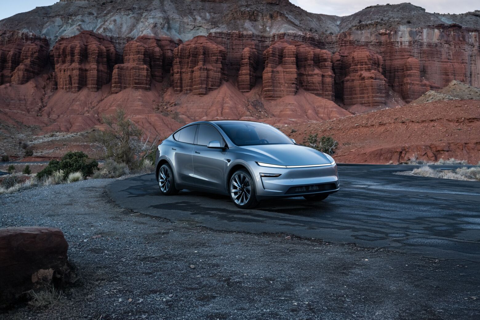 Tesla Model Y de 7 lugares j&aacute; dispon&iacute;vel em Portugal