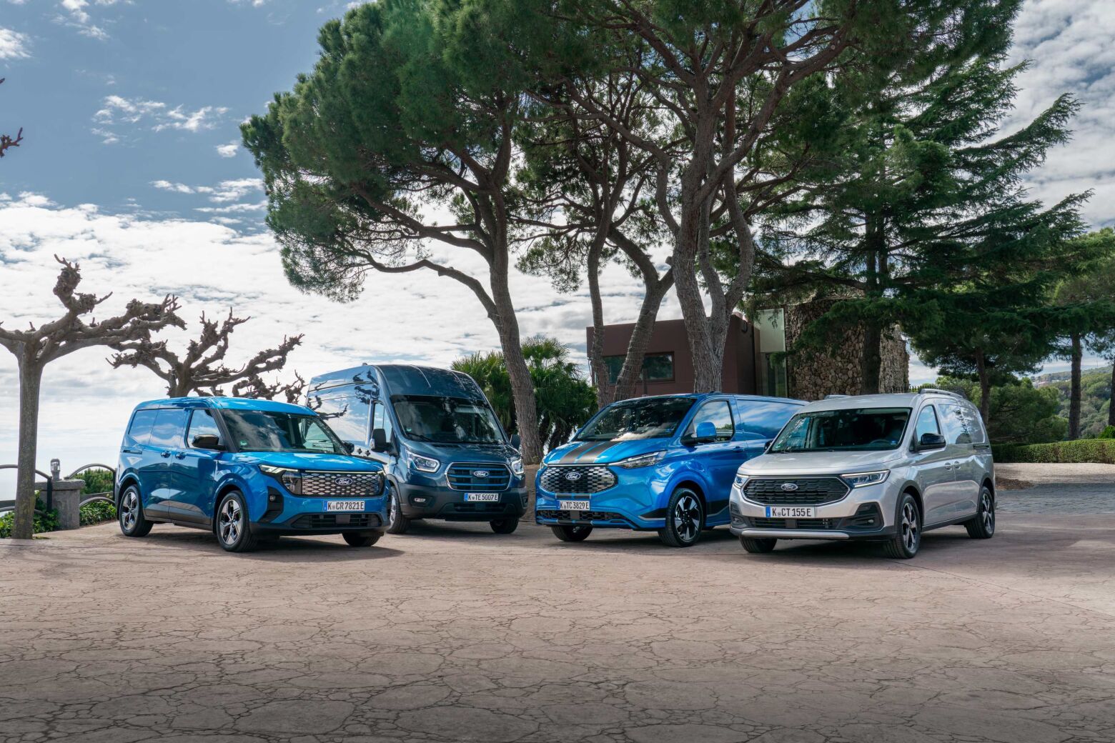 Ford Pro reforça oferta de comerciais eletrificados