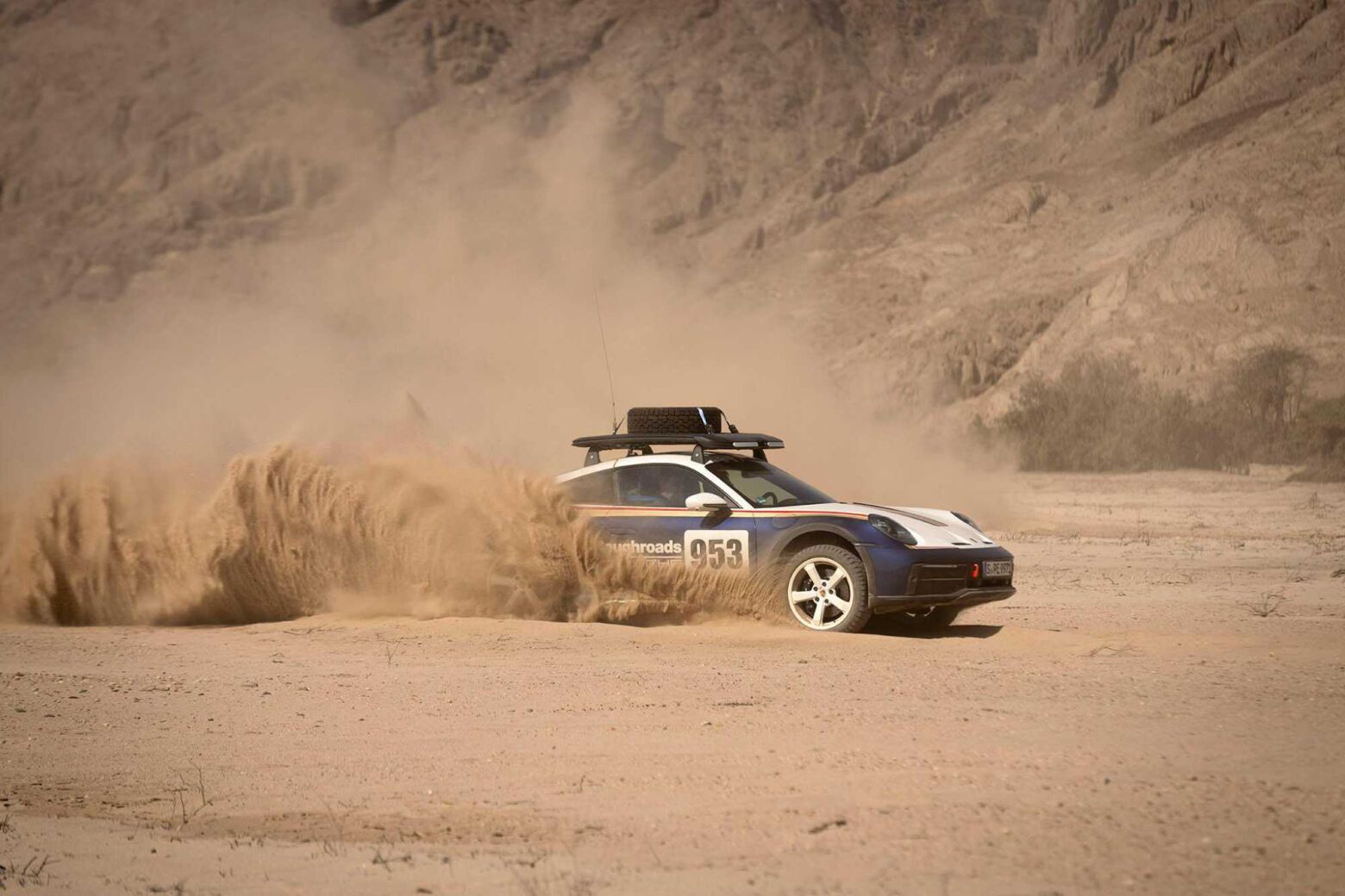 Descubra a Namíbia ao volante de um Porsche 911 Dakar
