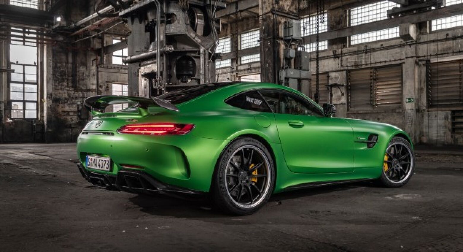 Com o 911 na mira. Nova geração AMG GT anuncia-se com PHEV de 840 cv