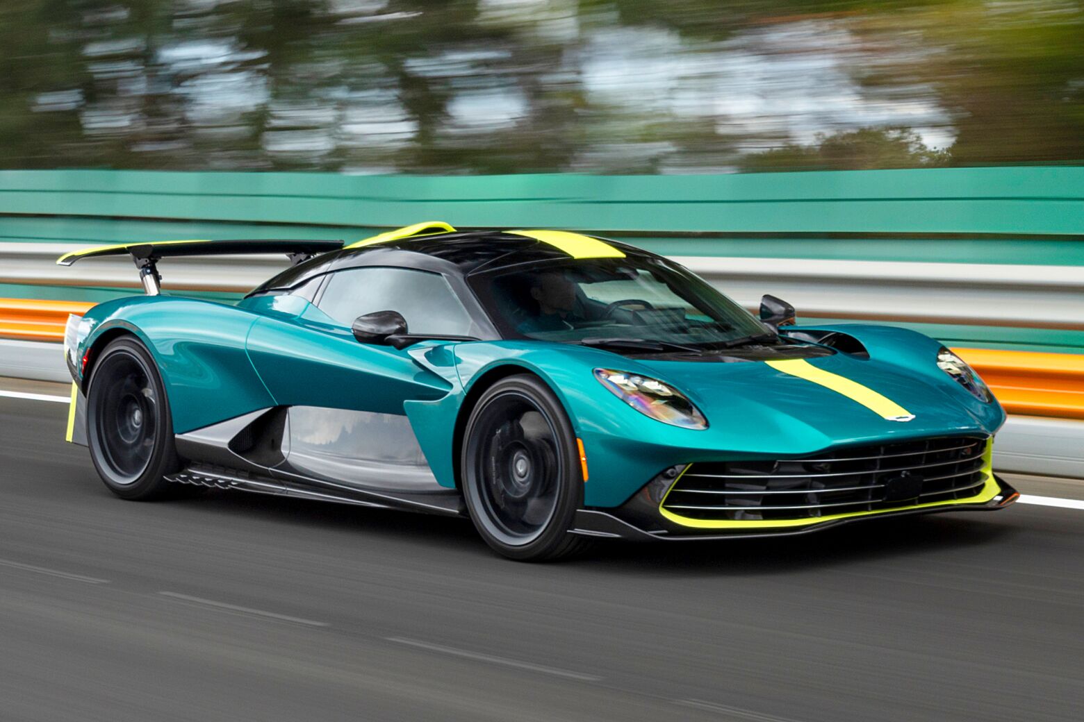 Aston Martin Valhalla – o hipercar “low cost”