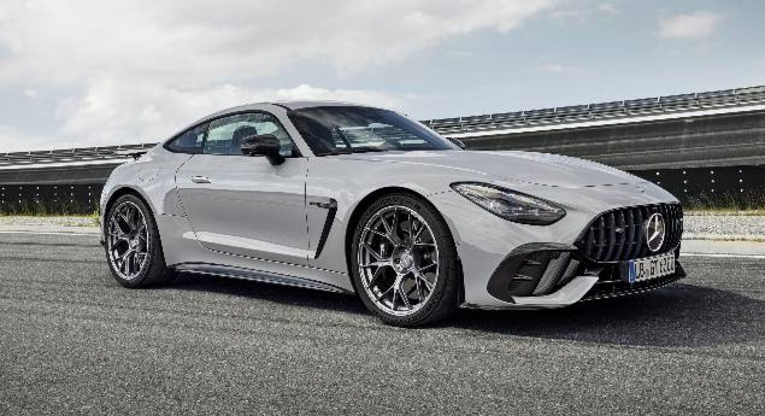 Apontado à pista. Mercedes-AMG GT 63 PRO 4Matic+ é o pináculo dos GT