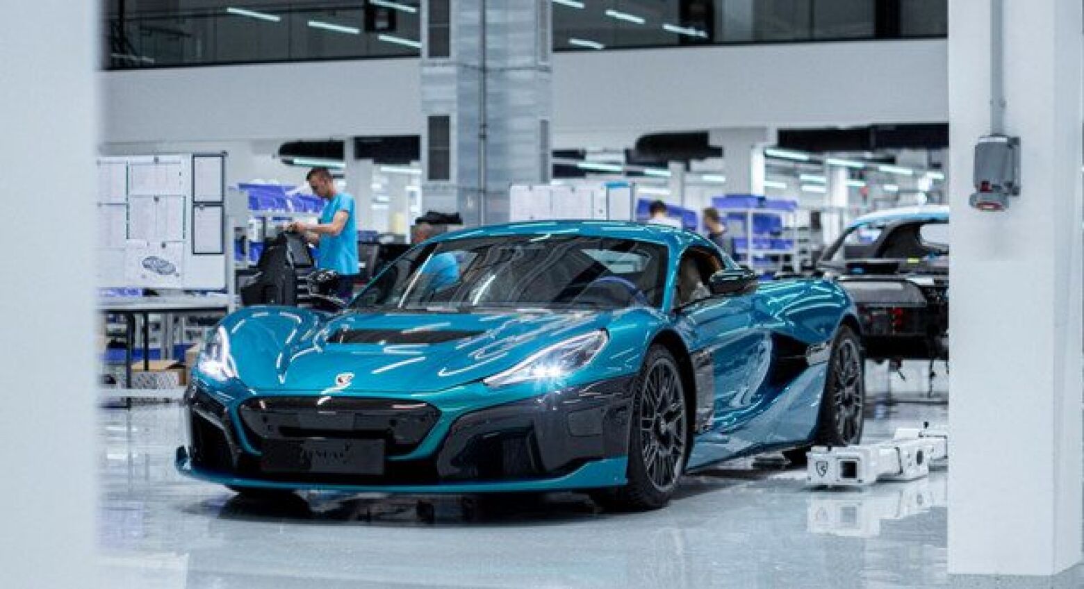 A anunciar 1.914 cv de potência. Primeiro Rimac Nevera sai da linha de produção