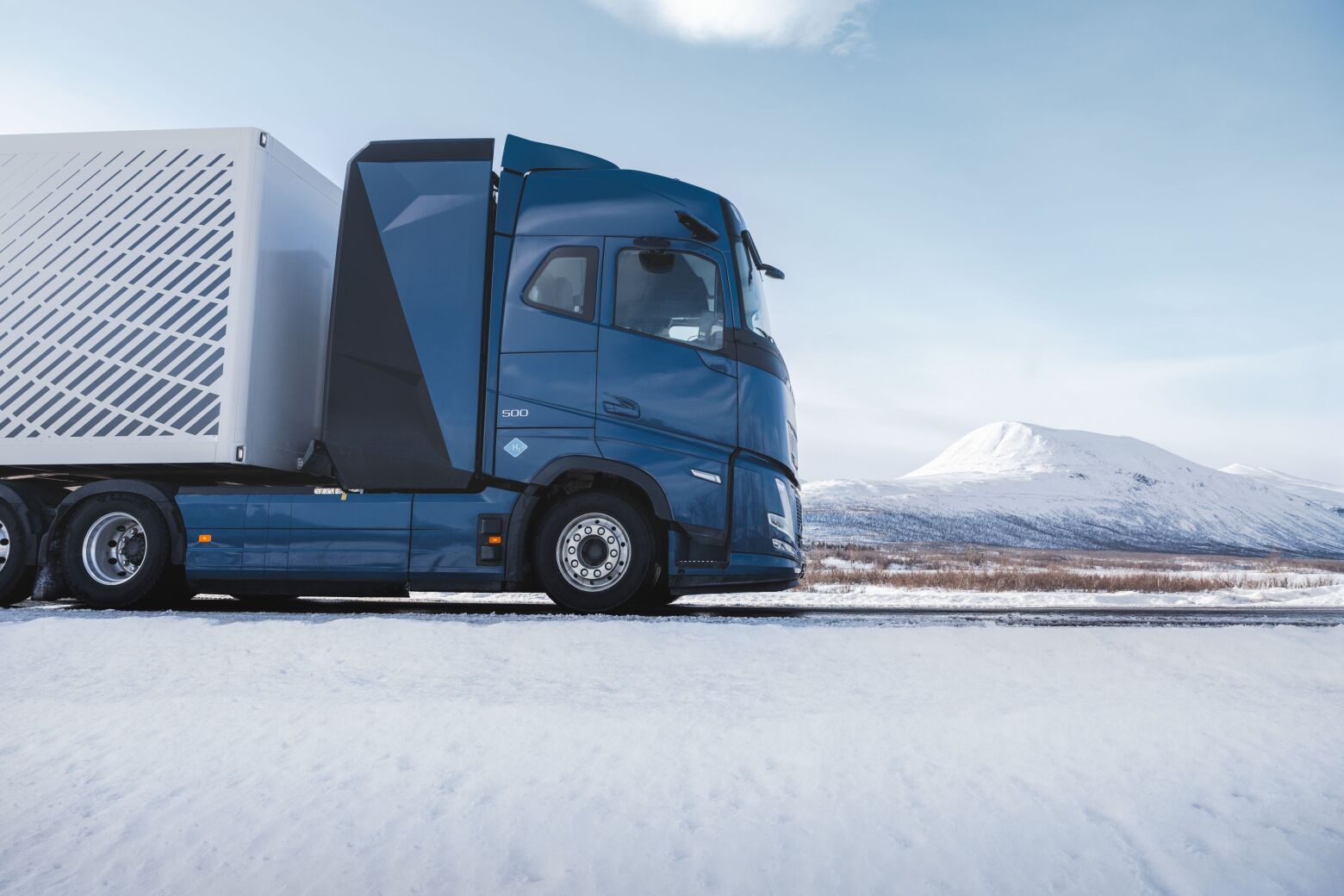Volvo Trucks testa camiões de combustão a hidrogénio