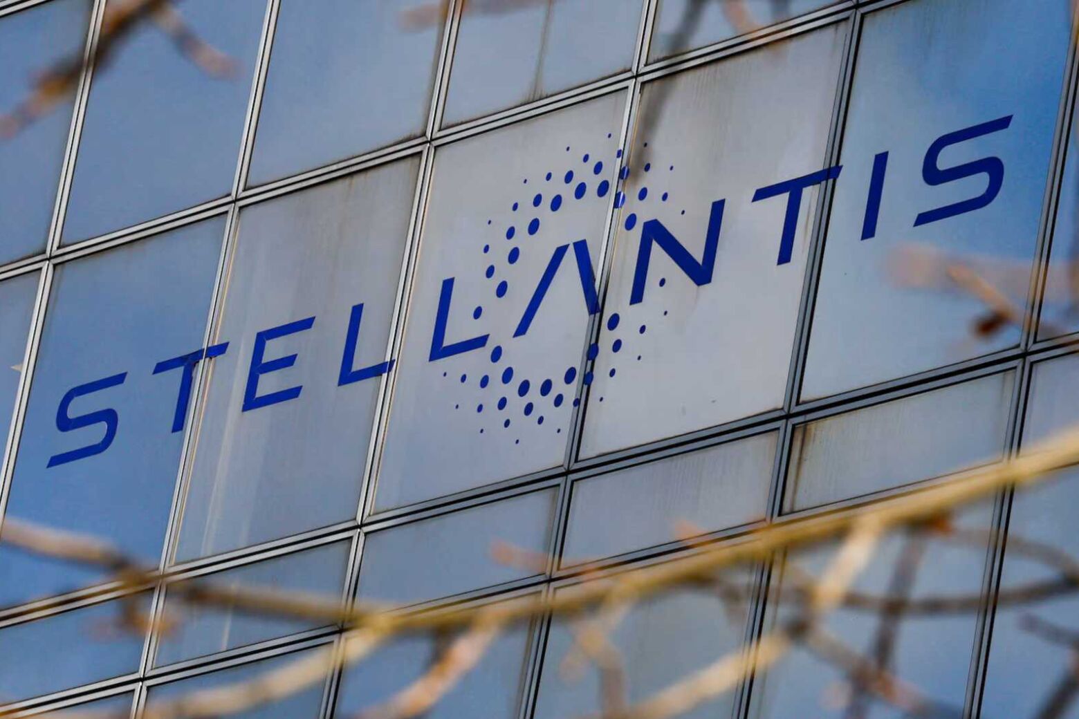 Tribunal holandês: marcas da Stellantis manipularam emissões em 2009
