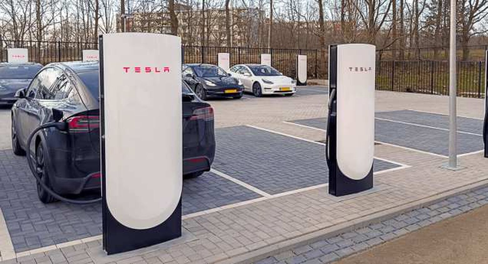 Abertos a todos. Conheça os novos Superchargers V4 da Tesla