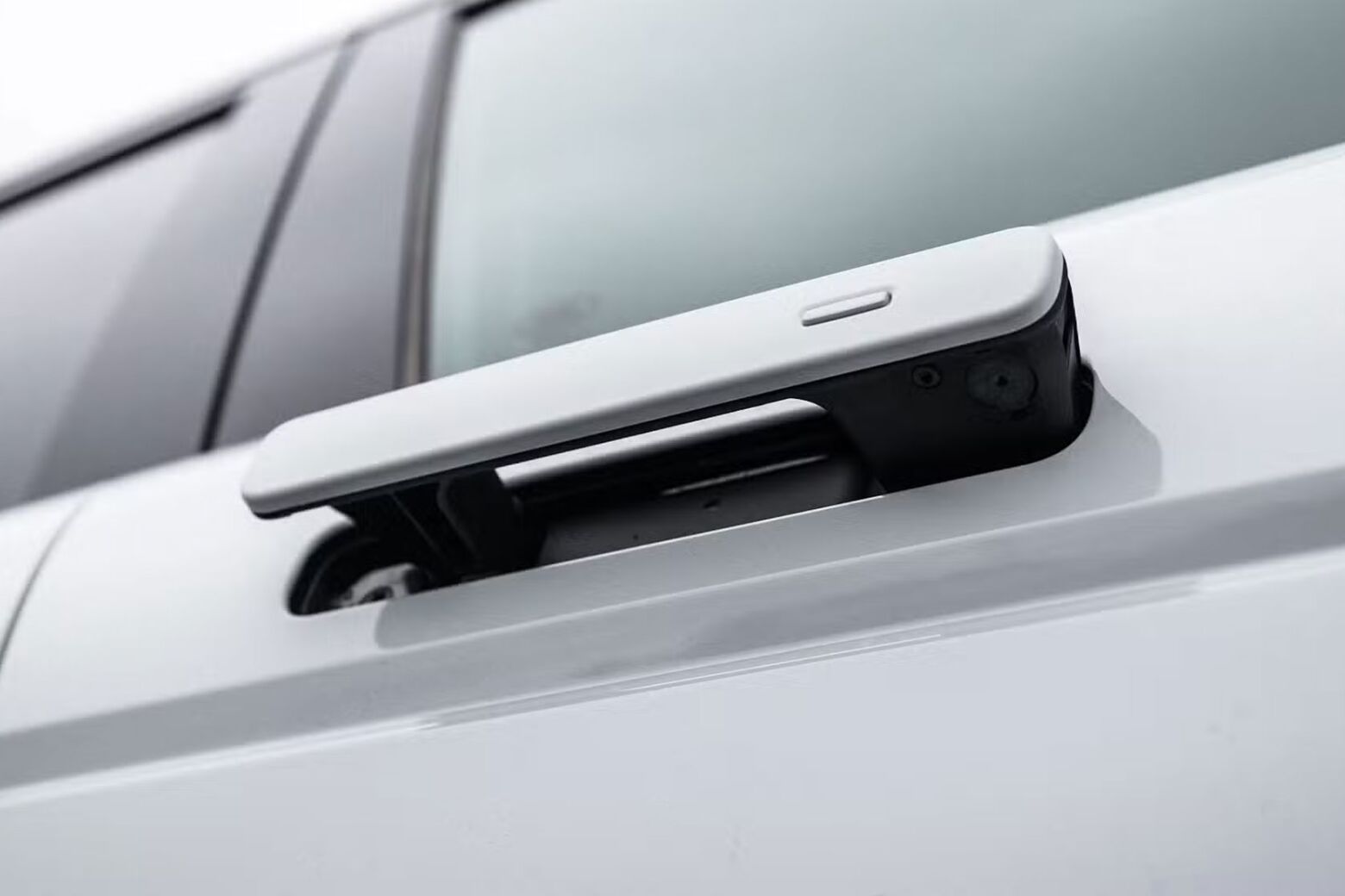 China proíbe puxadores retráteis em carros elétricos