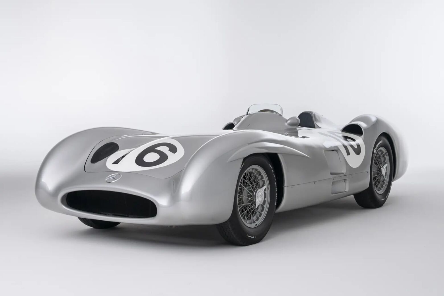 Mercedes-Benz W196 R vendido por valor recorde em leilão