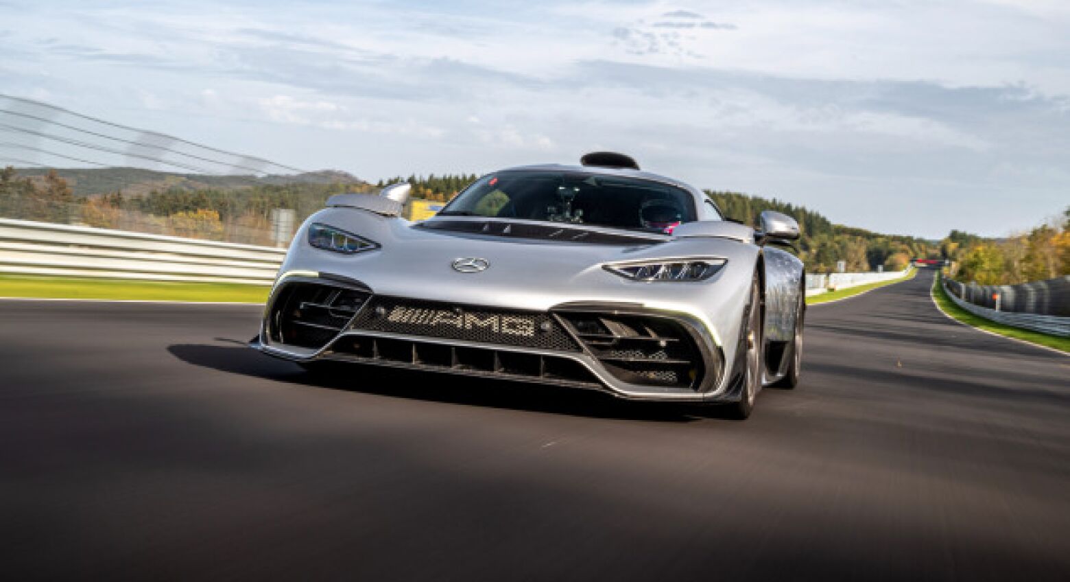 Sempre a somar! Mercedes-AMG One é o novo recordista em mais dois circuitos