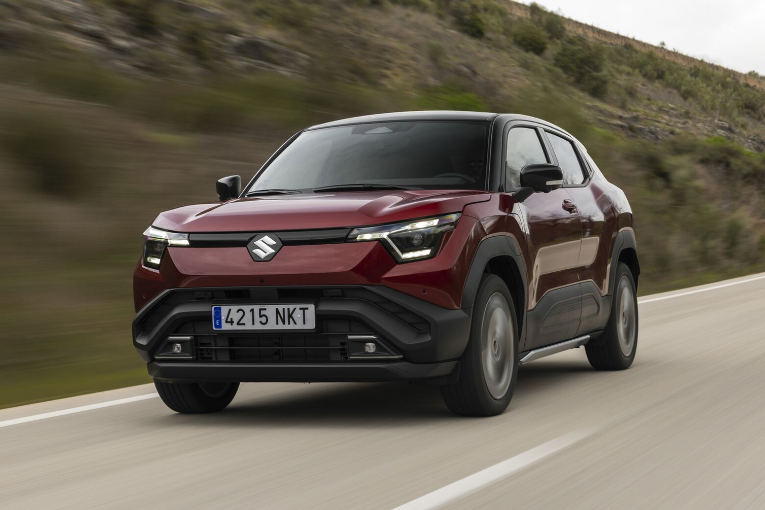 Suzuki Vitara el&eacute;trico chega mais tarde mas em boa hora