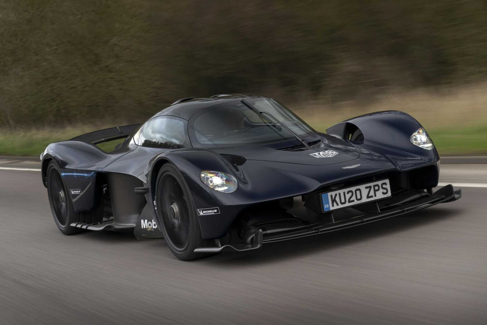 Cliente processa Aston Martin pelo barulho do seu Valkyrie