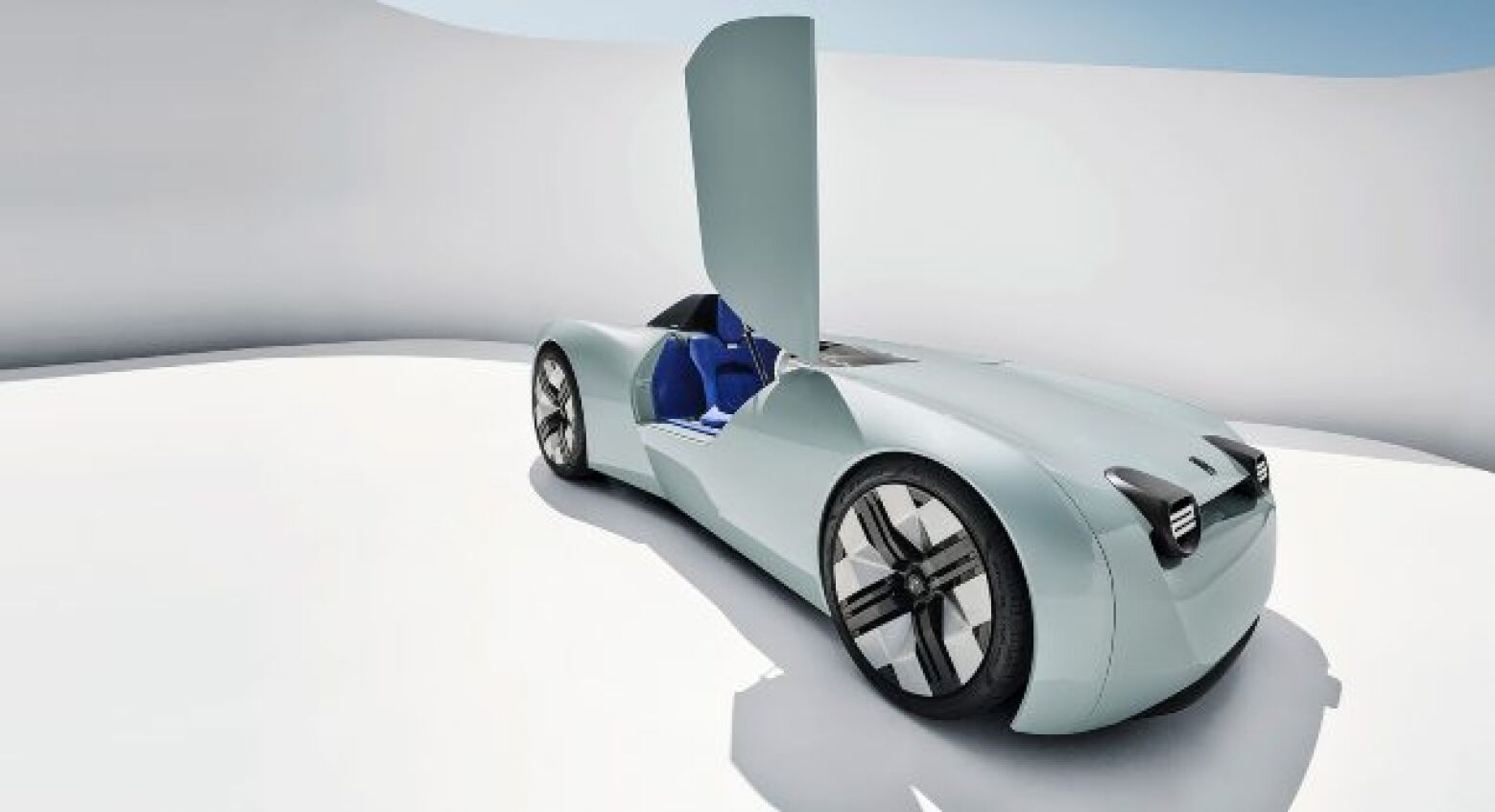 Nos 25 anos. Makkina reinterpreta o Triumph TR25 recordista de velocidade