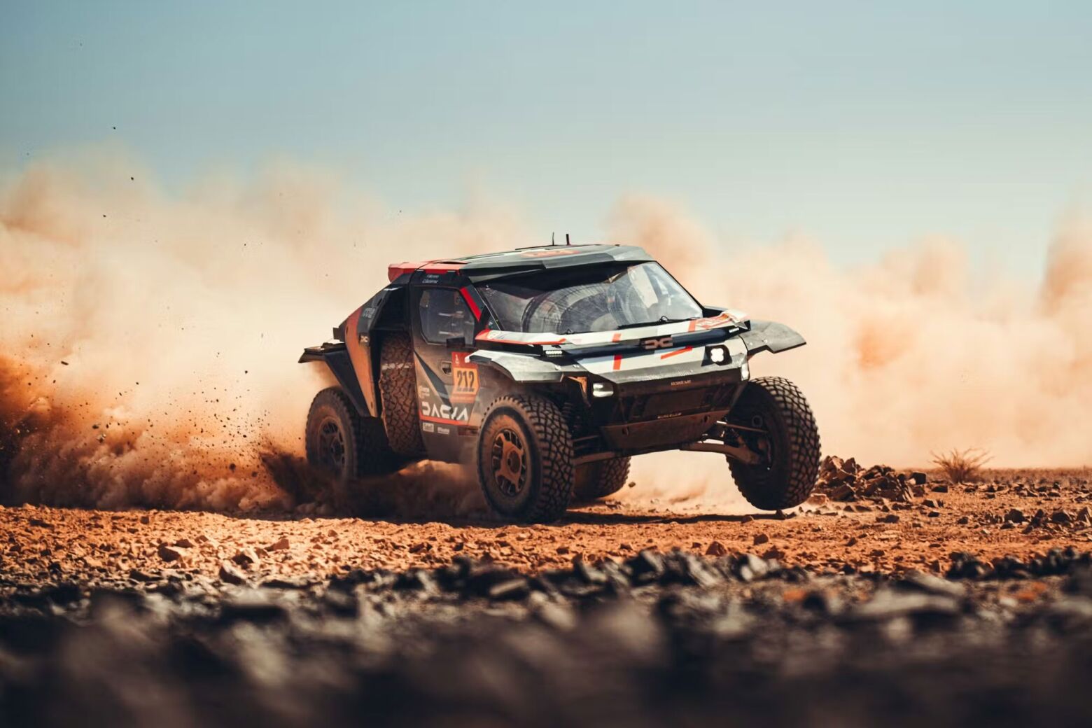 Dacia vence Dakar 2026 com motor Nissan V6 biturbo